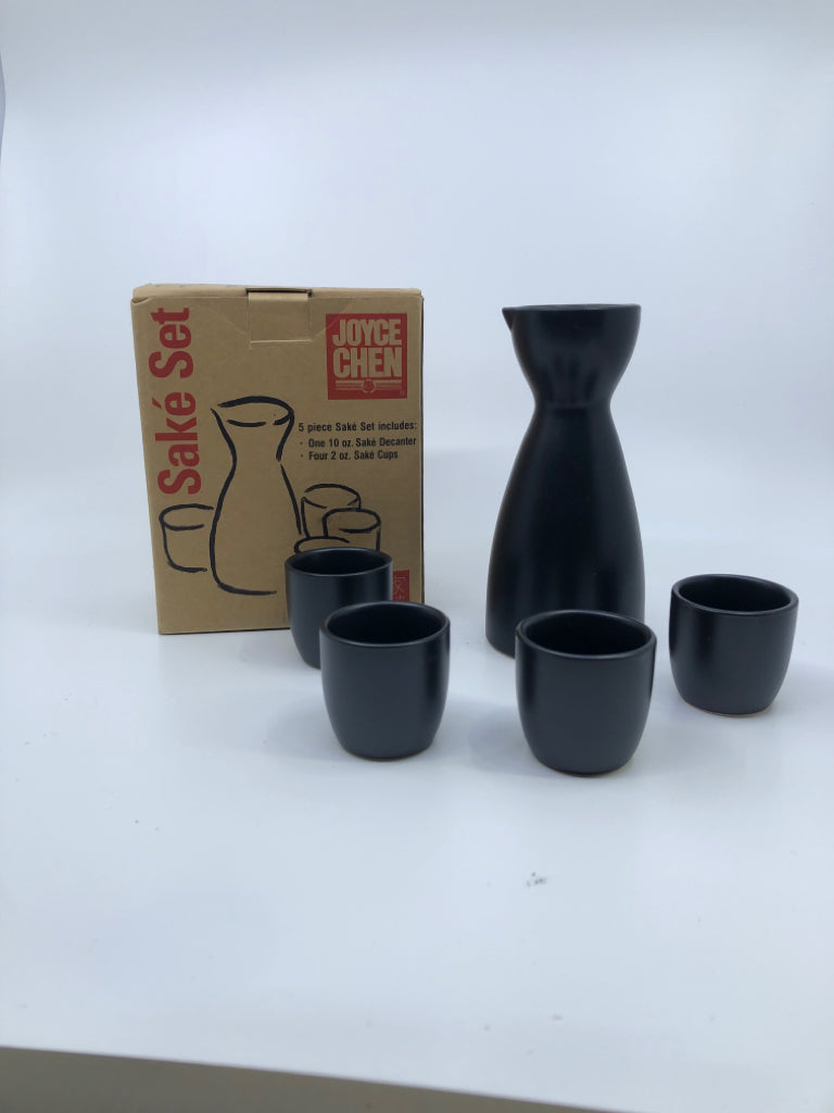 NIB JOYCE CHEN 5 PIECE SAKE SET.