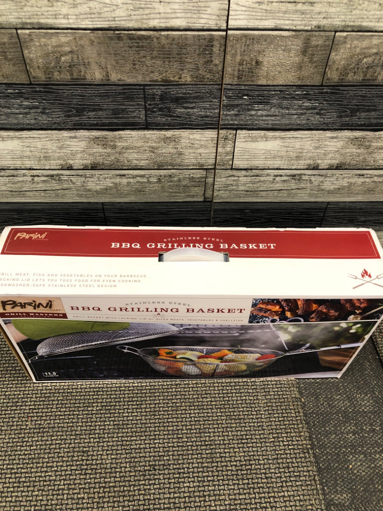 NIB BBQ GRILLING BASKET PARINI COOKWARE.