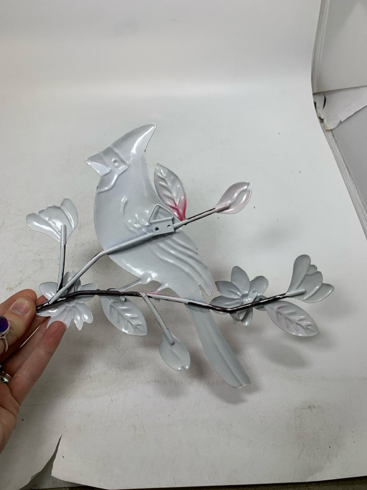 LIGHT WEIGHT METAL CARDINAL WALL HANGING.