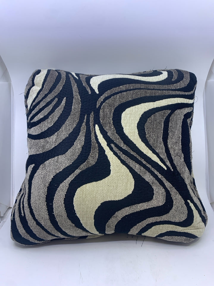 GREY W/BLACK CREAM SWIRLS PILLOW.