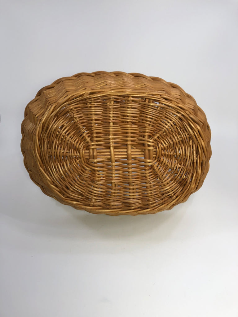 TAN BRAIDED BASKET W/BRAIDED & WRAPPED HANDLE.