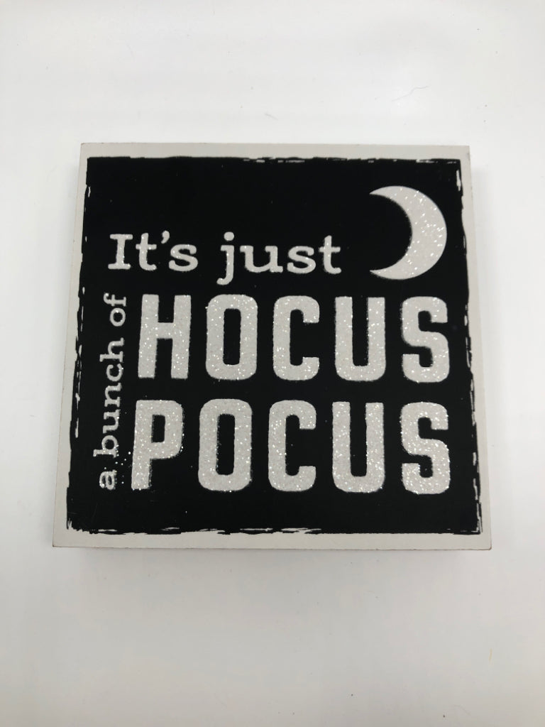 BLACK/WHITE GLITTER "HOCUS POCUS" WOOD SIGN.