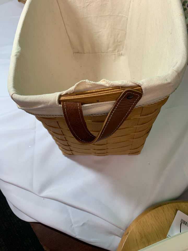 2009 BASKET W CREAM LINER AND HANDLES+ BUCKLE.