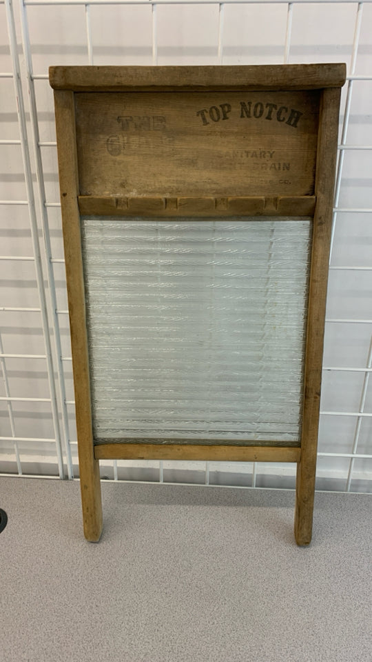 PRIMITIVE WOOD WASHBOARD W/GLASS INSERT.