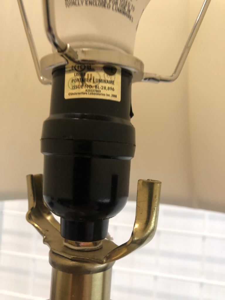 BRASS TABLE LAMP W/BROWN RIMMED SHADE.