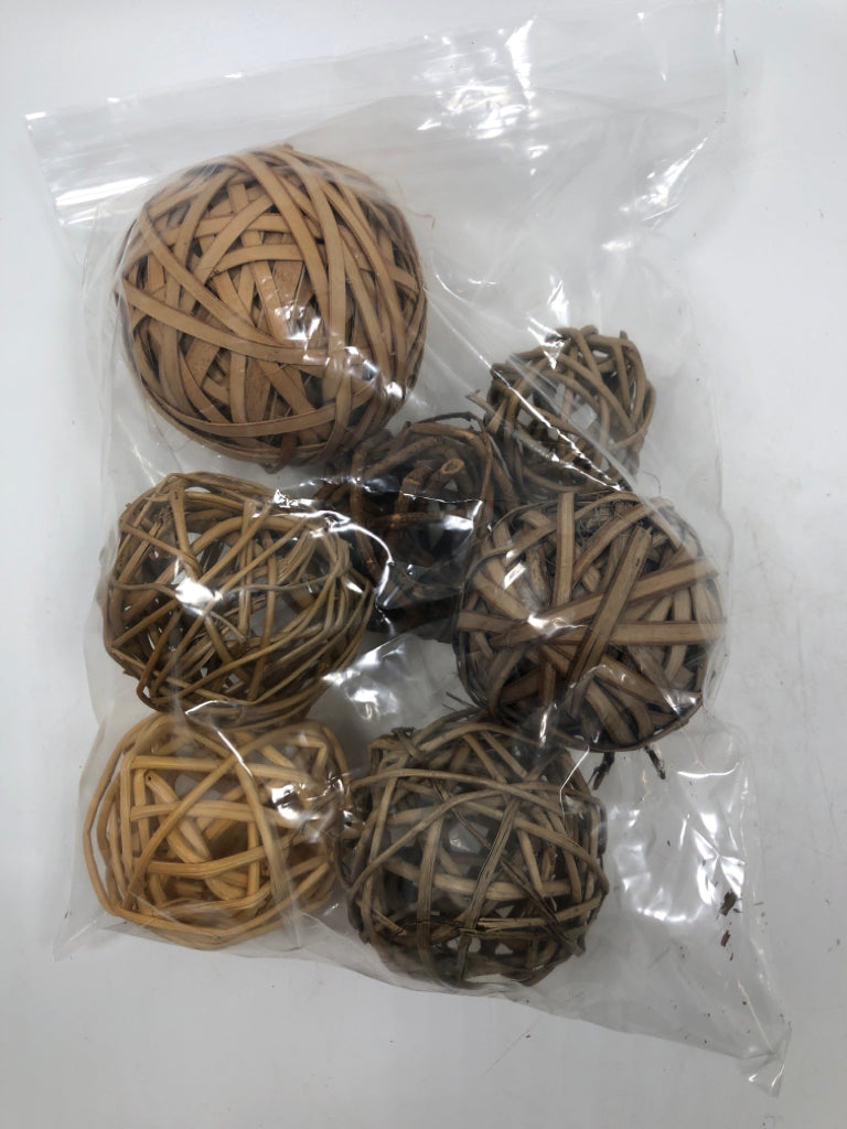 BAG OF WICKER BALL FILLER.