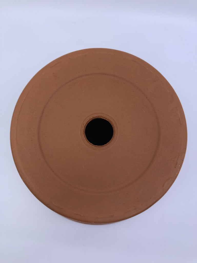 TERRA COTTA PLANTER W/ DRAIN PLATE.