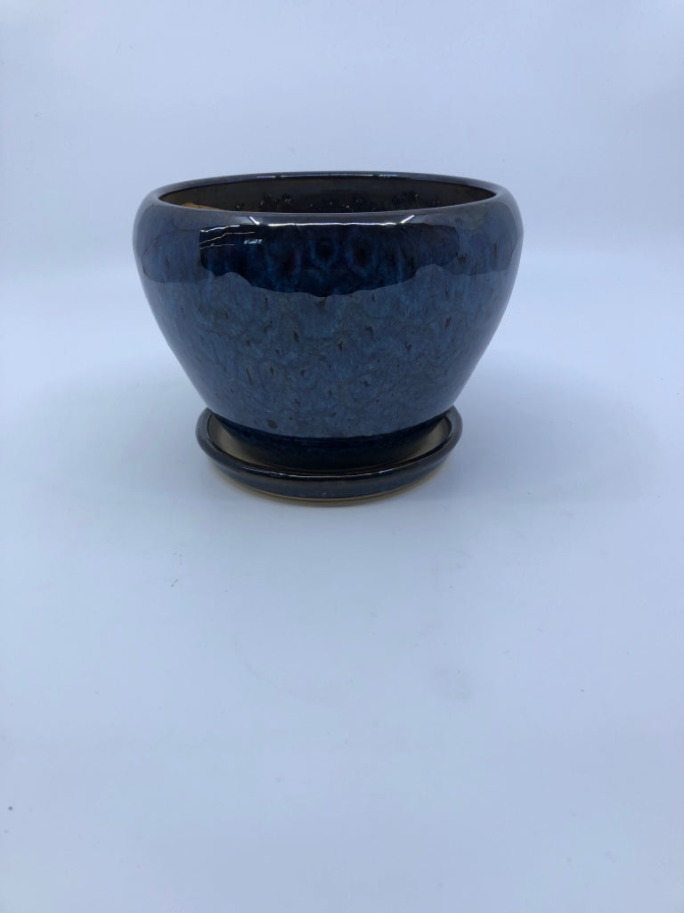 2PC BLUE PLANTER + DRIP TRAY.