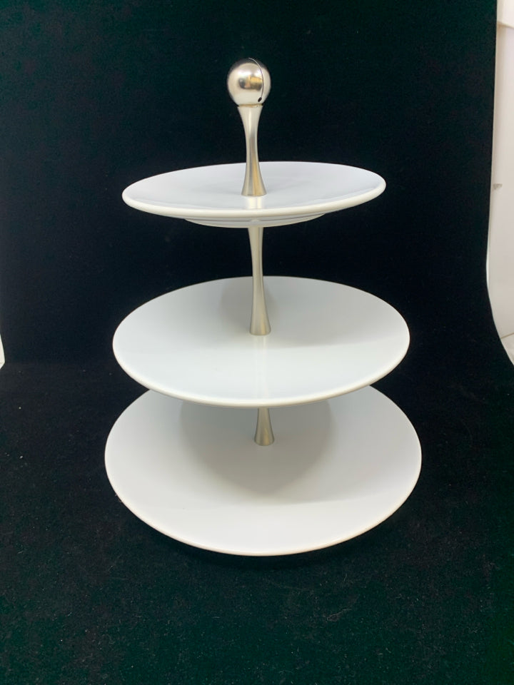 PAMPERED CHEF ADJUSTABLE 3 TIERED TOWER.