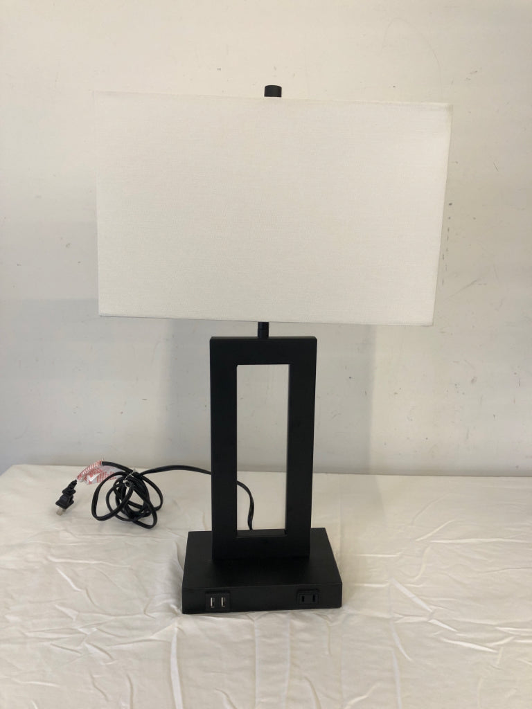 BLACK BASE SQUARE LAMP W WHITE SHADE.