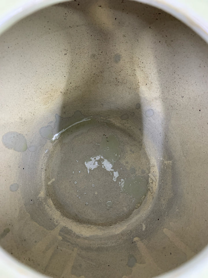 LARGE GOLD,RED,BLACK DETAILED GINGER JAR.