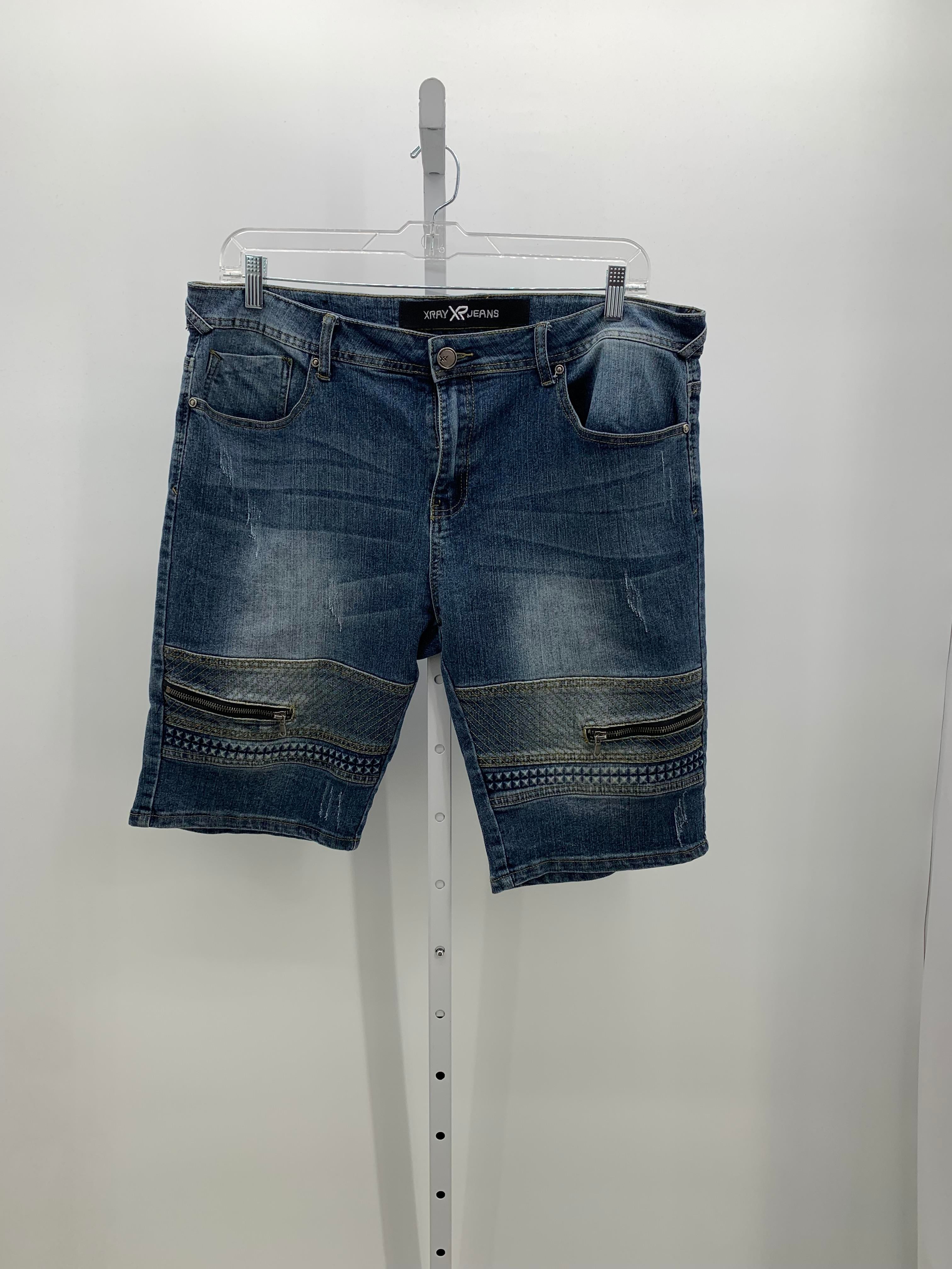 ZIPPER STUDDED SHORTS.