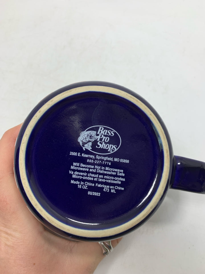 AMERICANA THEMED BASS PRO MUG.