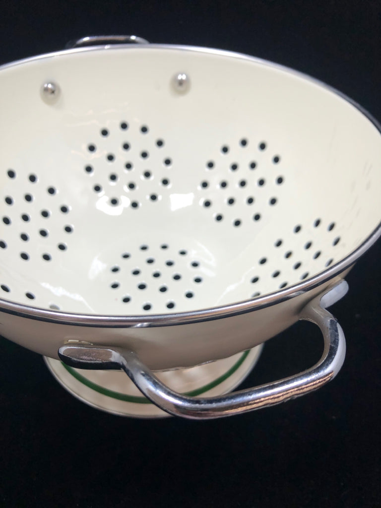 CHRISTMAS TREE COLANDER.
