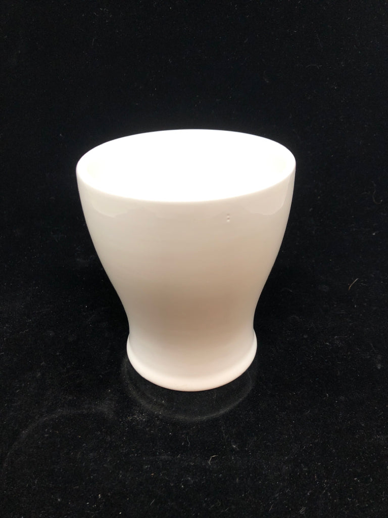 WHITE CERAMIC PLANTER/VASE.
