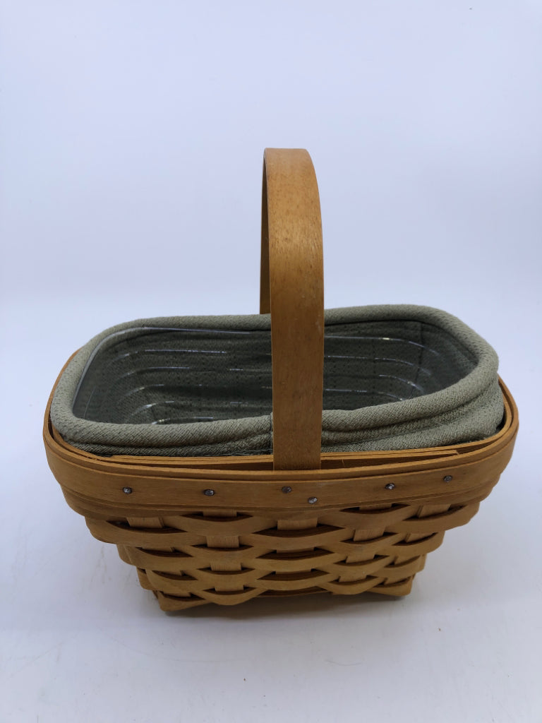 2001 SMALL BASKET W/ HANDLE, GREEN LINER & PROTECTOR.
