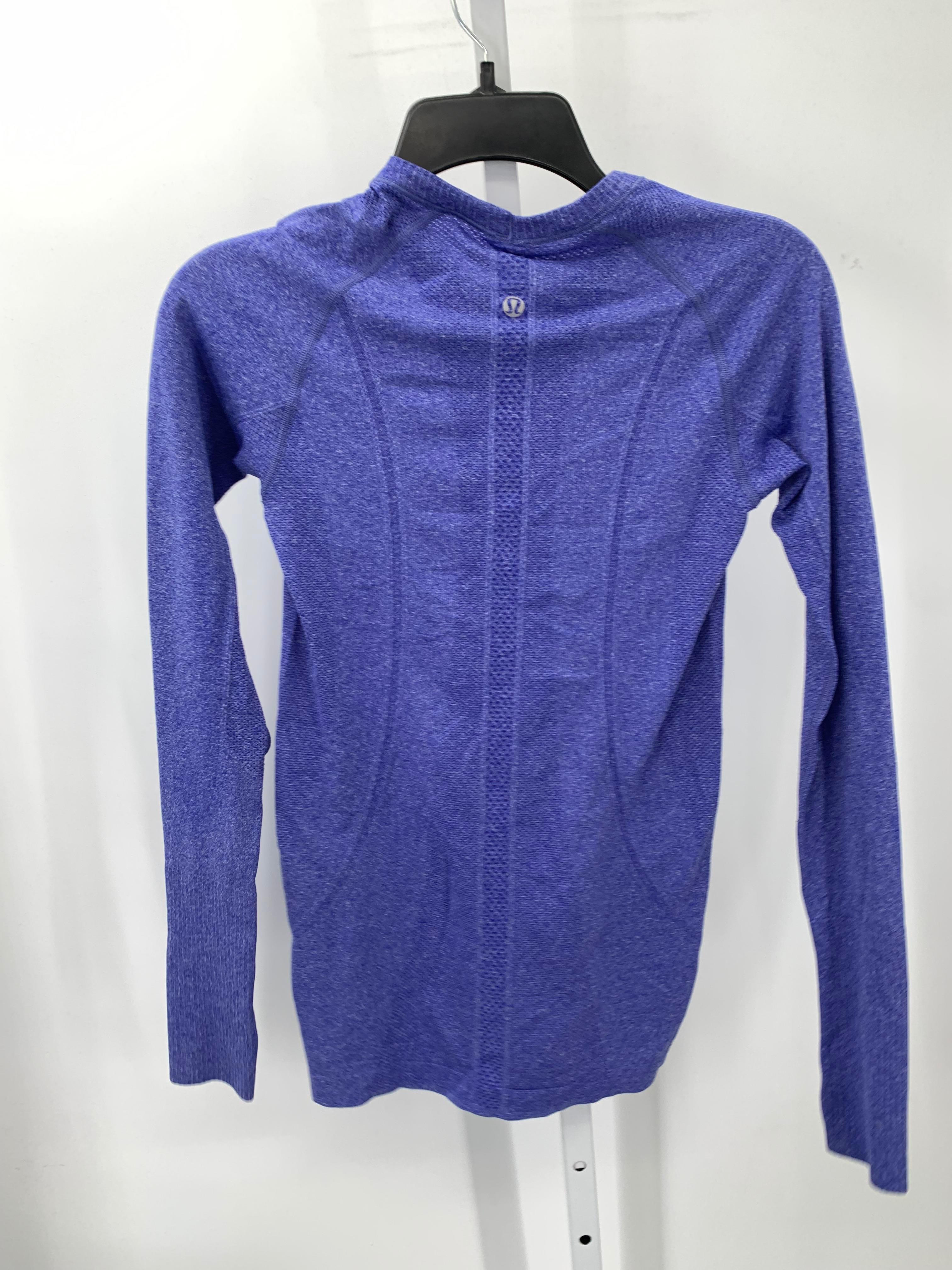 Lululemon Size 4 Misses Long Sleeve Shirt