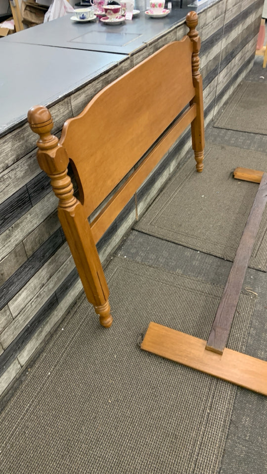 FULL SIZE WOOD BED FRAME.