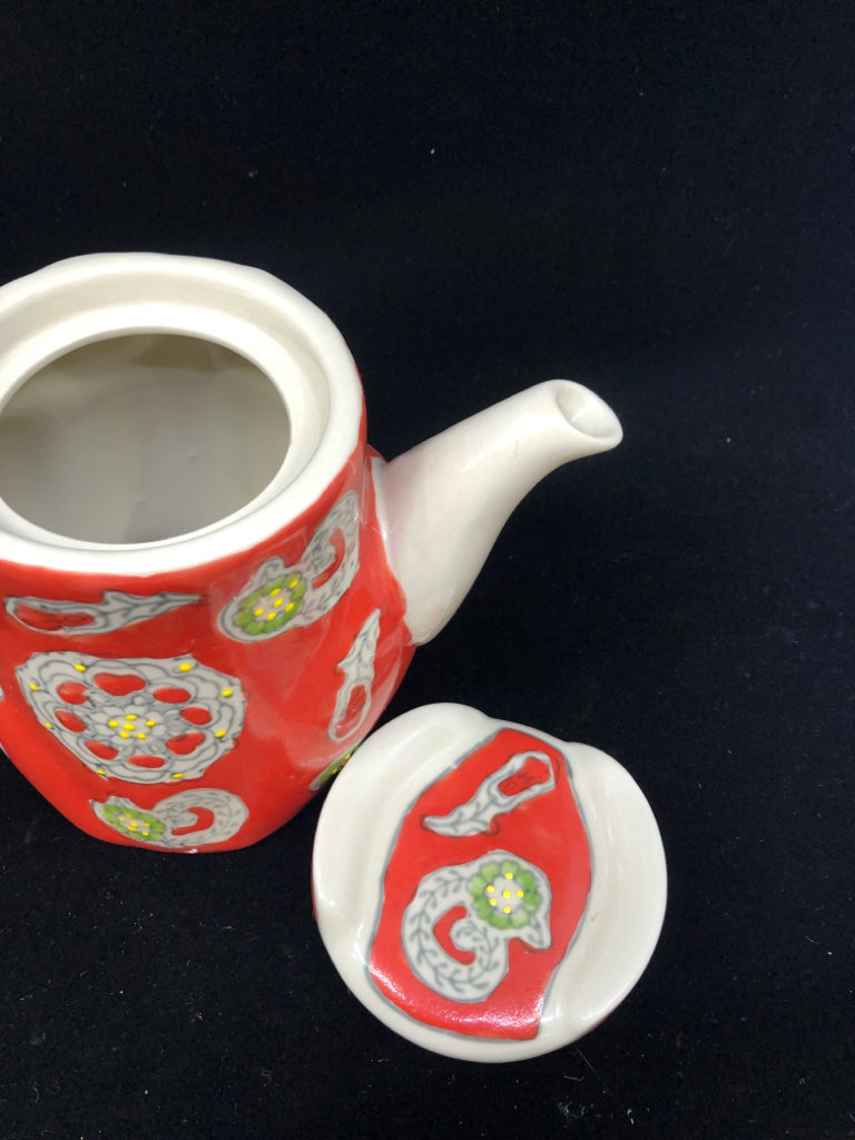 POTTERY RED W/ FLORAL DETAILS OWL TEAPOT.