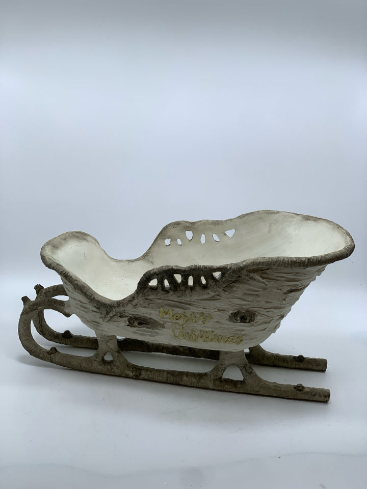 RESIN MERRY CHRISTMAS SLEIGH.