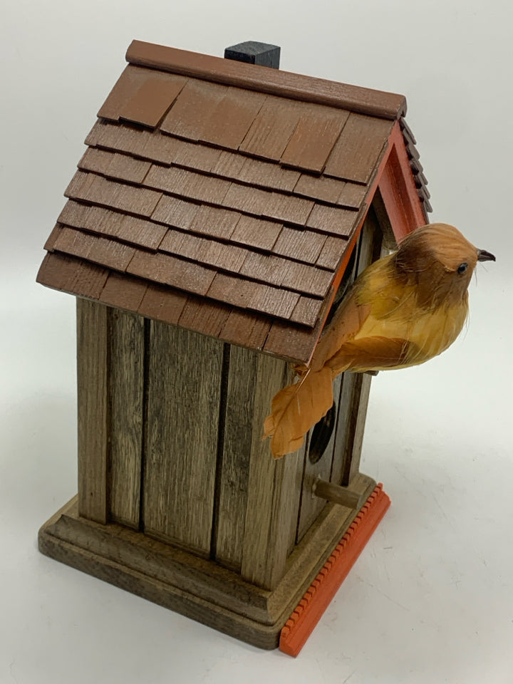 BROWN BIRDHOUSE DECOR W/TAN BIRD.