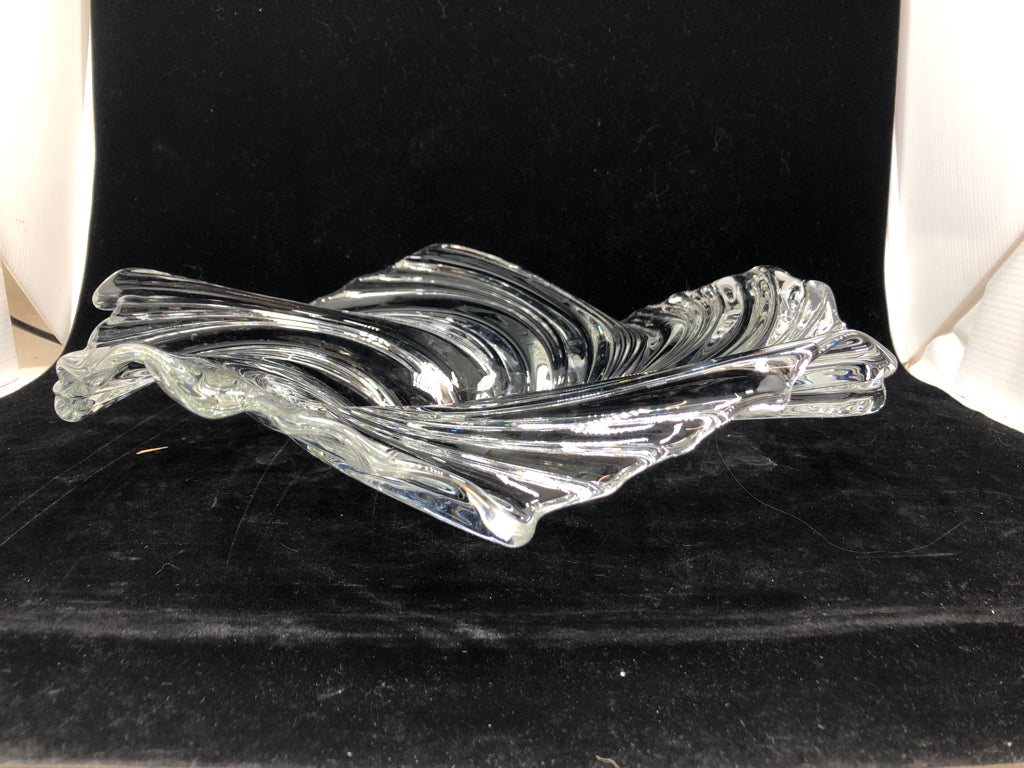 CLEAR SWIRL ART GLASS BOWL.