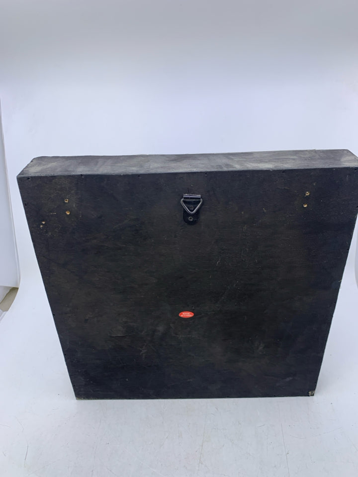 CURVED STICK SQUARES WALL HANGING.