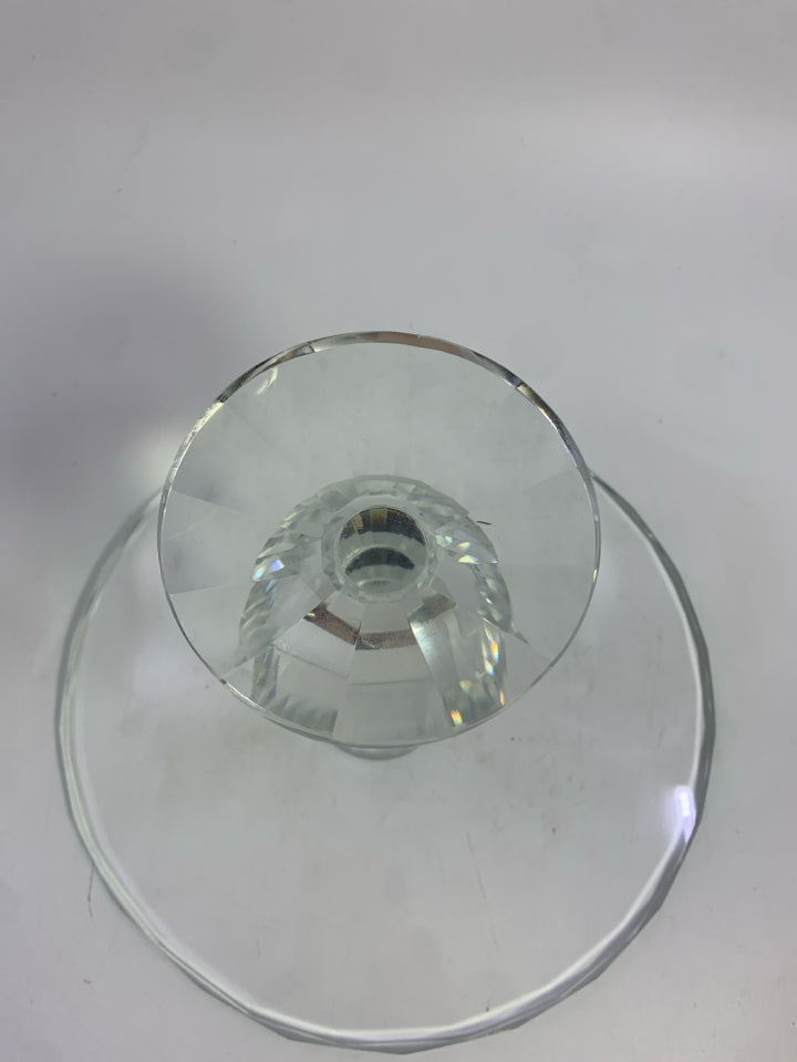 GLASS IRIDESCENT CAKE HOLDER.