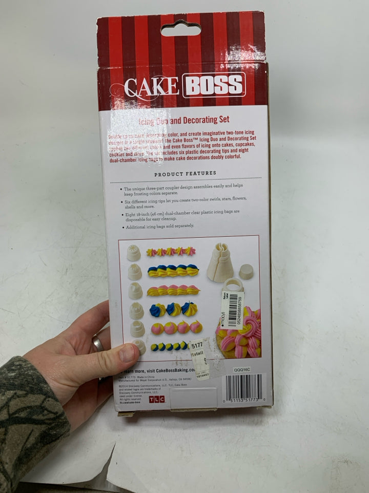 NIB CAKE BOSS ICING DUO & DECORATING KIT.