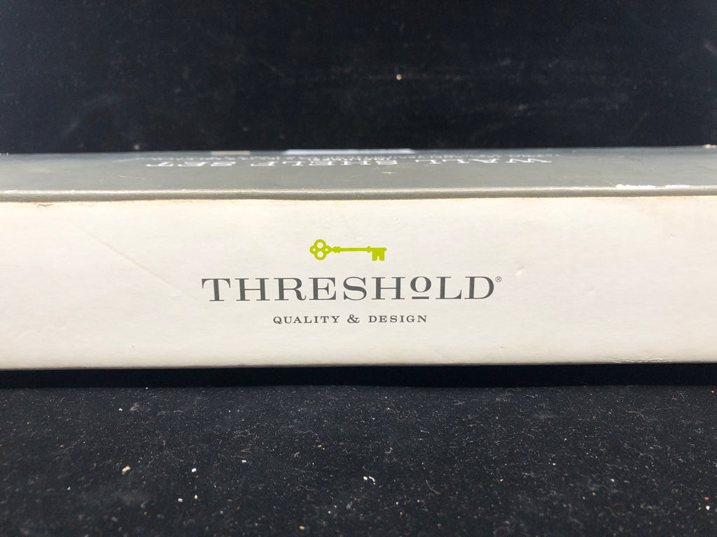 NIP THRESHOLD WALL SHELF SET.