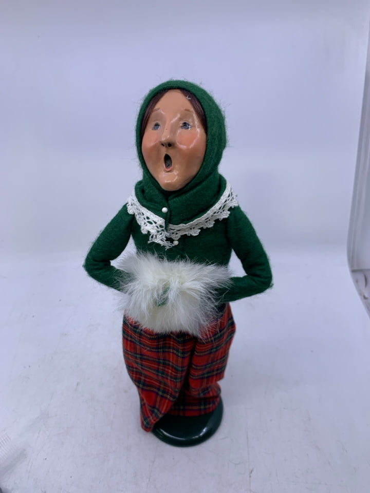 WOMAN CAROLER RED PLAID DRESS WHITE FUR MUFF 1988 BYERS' CHOICE.