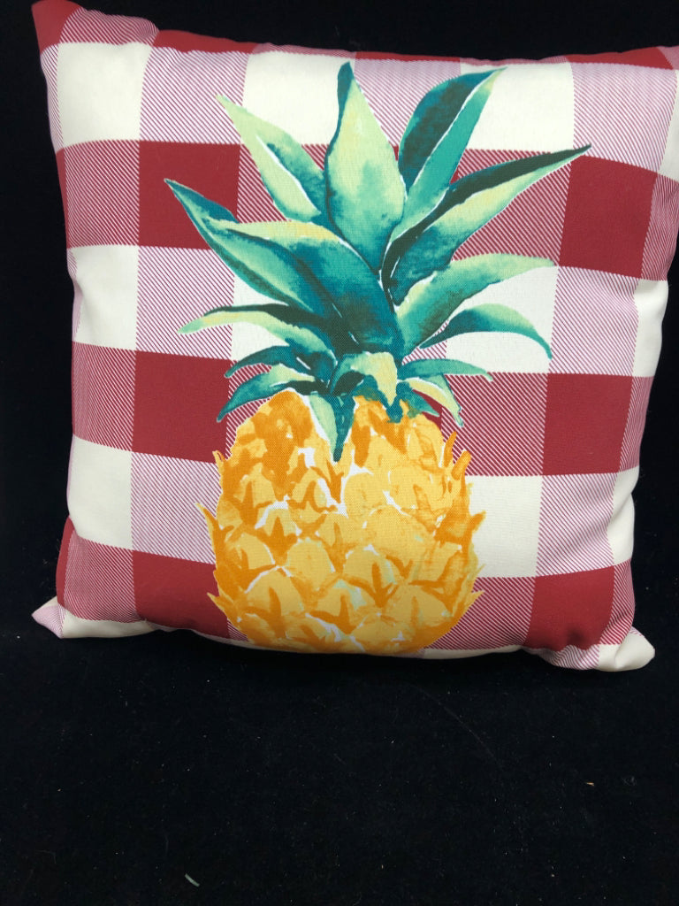 RED CHECKERED PINEAPPLE PILLOW HAMPTON BAY.