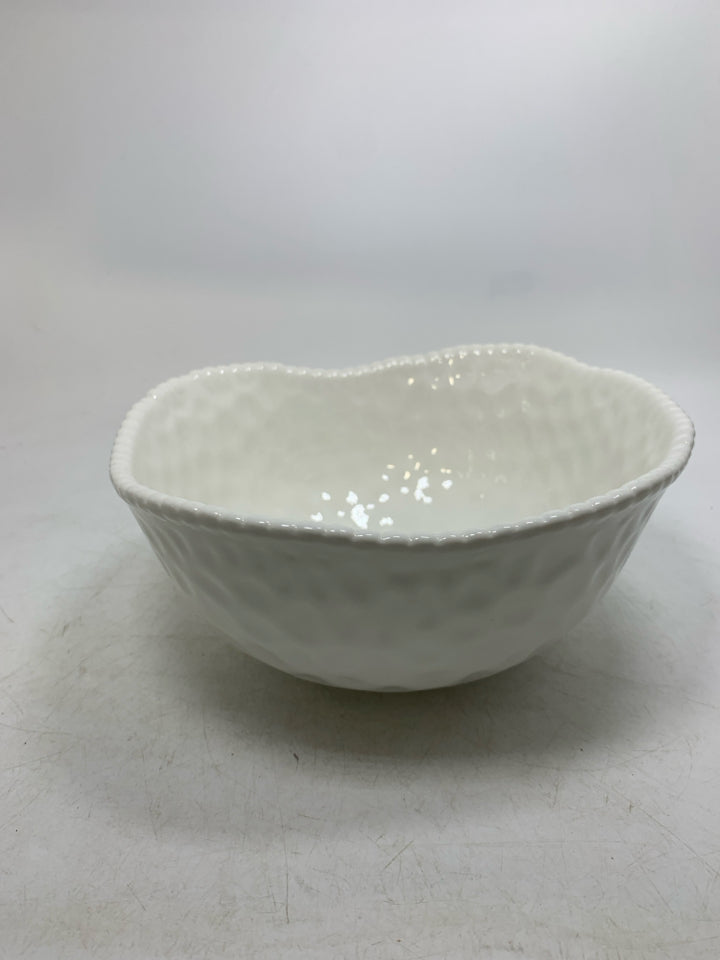 HAMMERED CERAMIC BOWL BEADED EDGE.