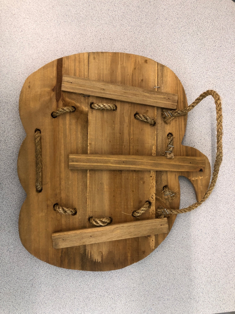 WOOD PUMPKIN W/TWINE WALL HANGING.