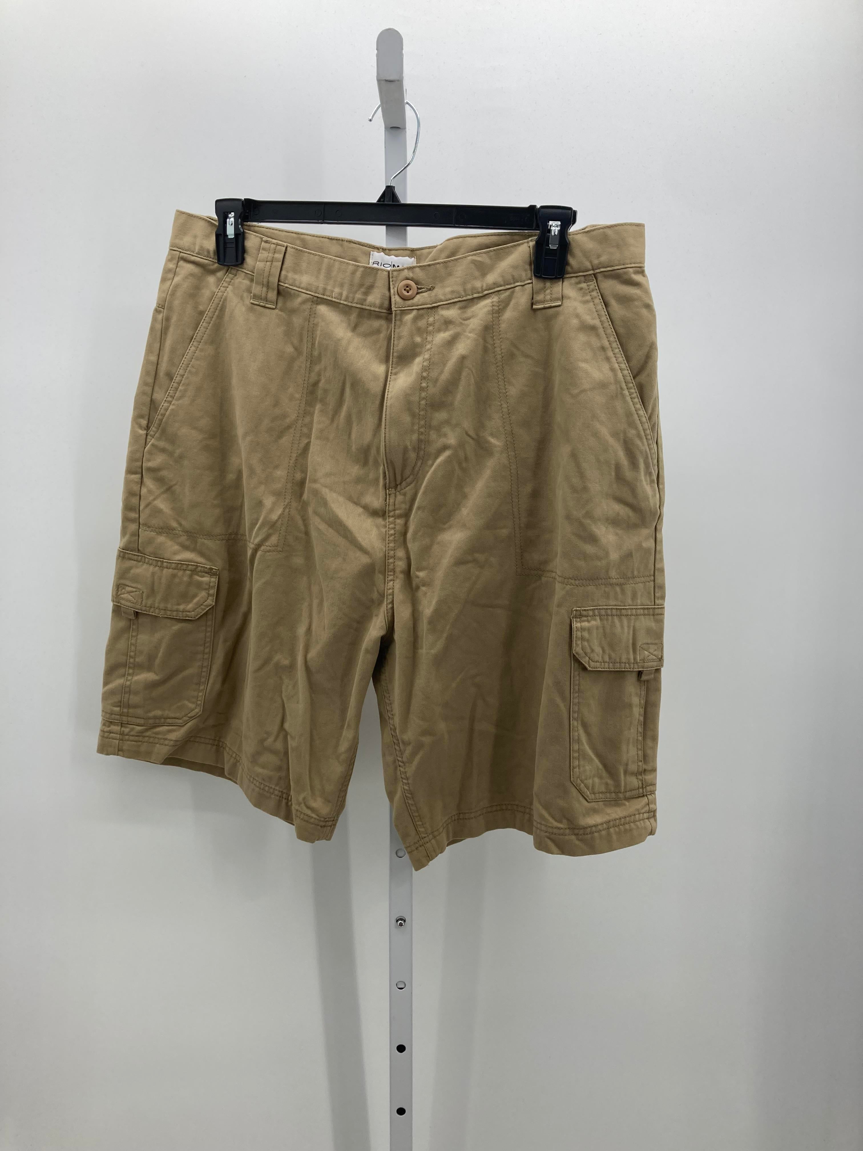 CARGO SHORTS.