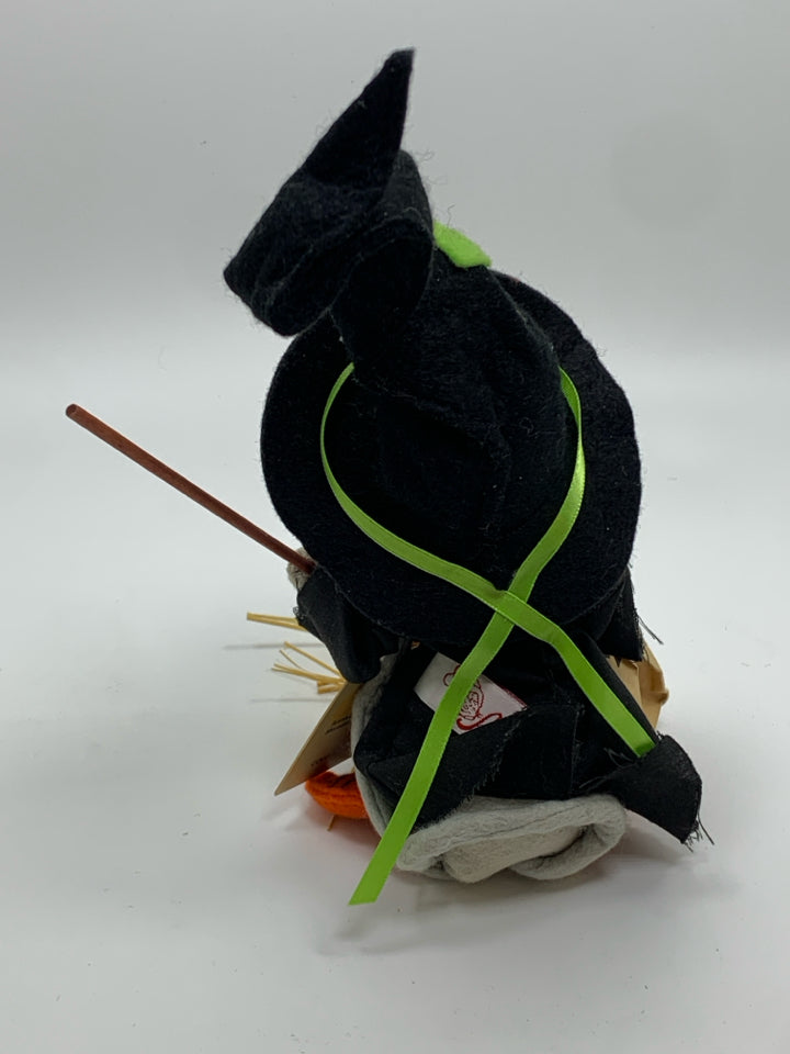 ANNA LEE WITCH MOUSE.