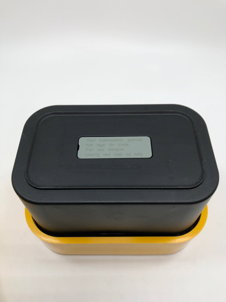 TERRAILLON YELLOW FOOD SCALE W/COVER.