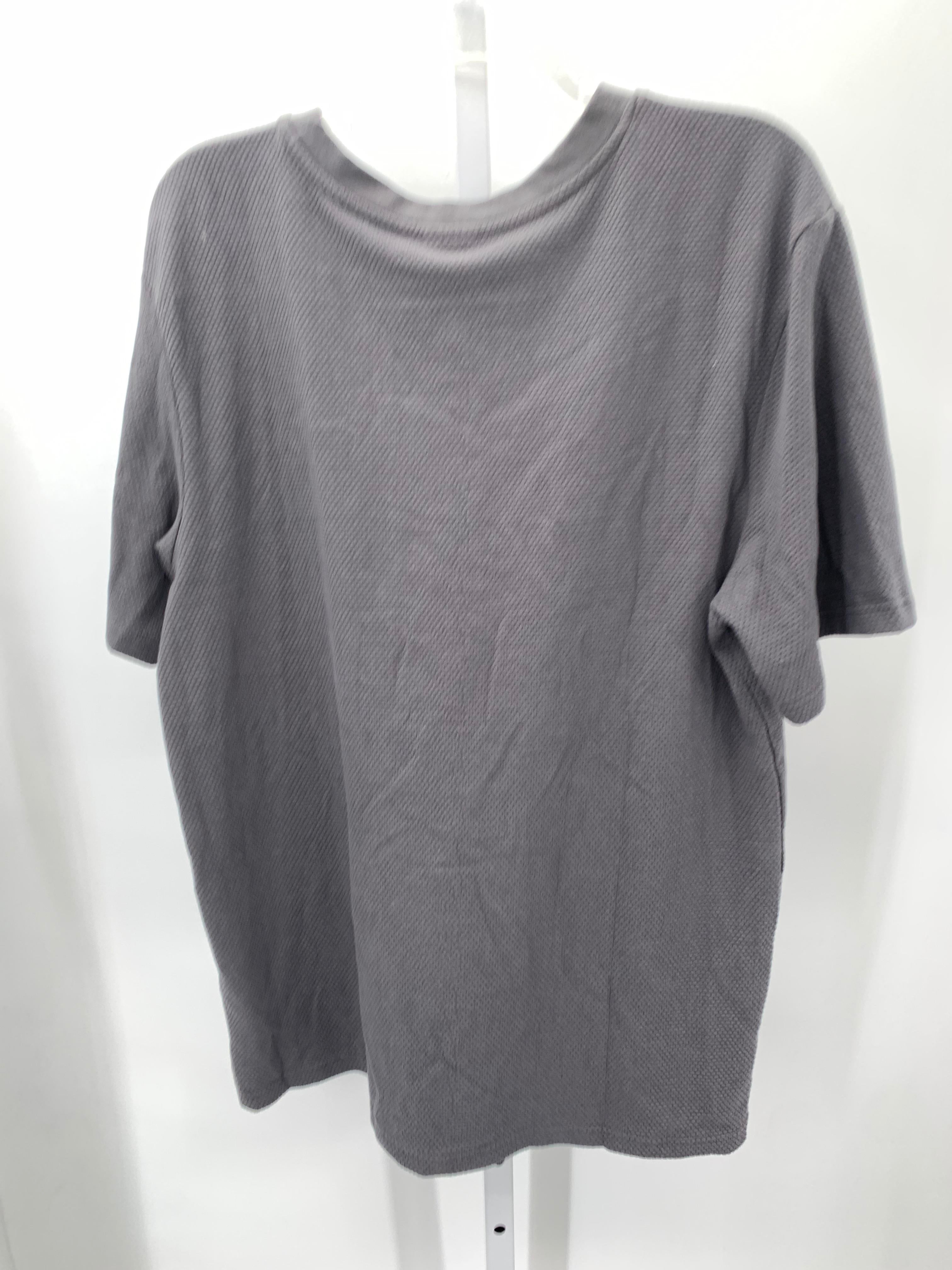 TEXTURED KNIT TEE.