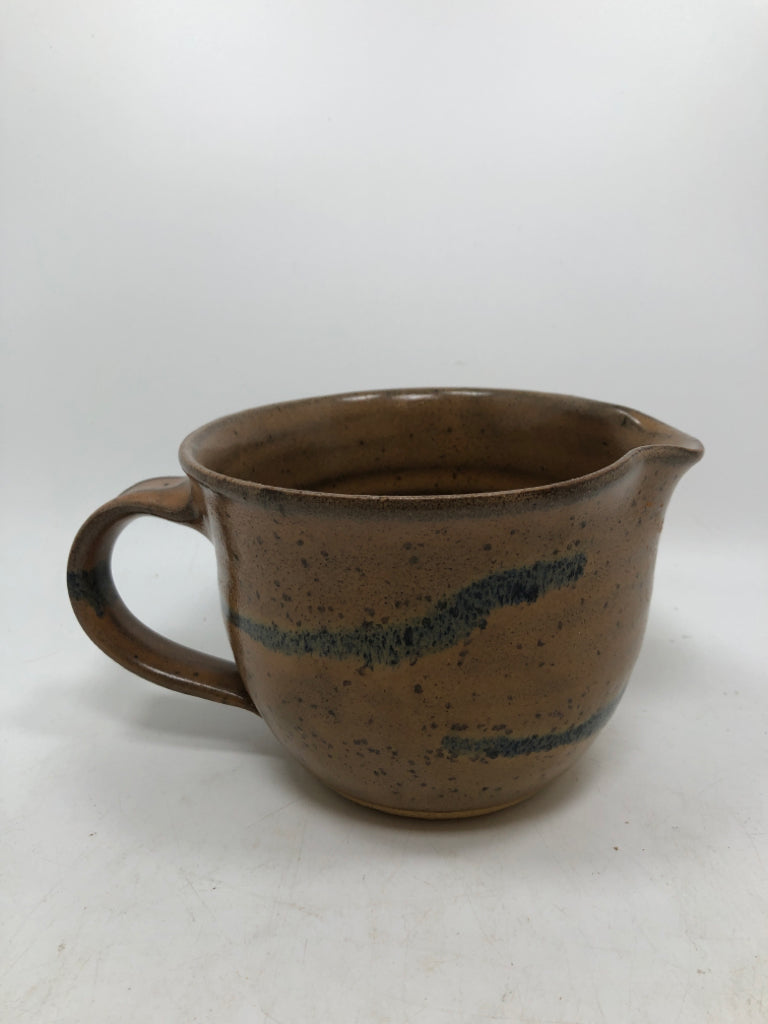 BLUE STRIPPED BOWL POUR SERVING STONEWARE.