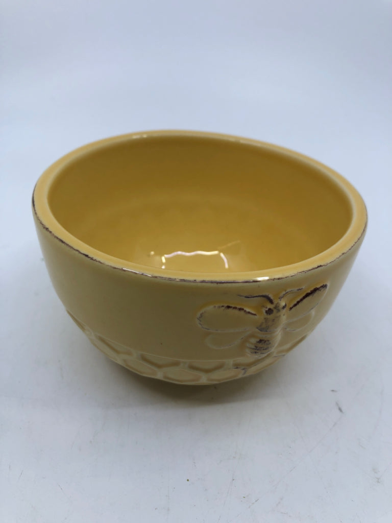 YELLOW EMBOSSED BEE SERVING BOWL.