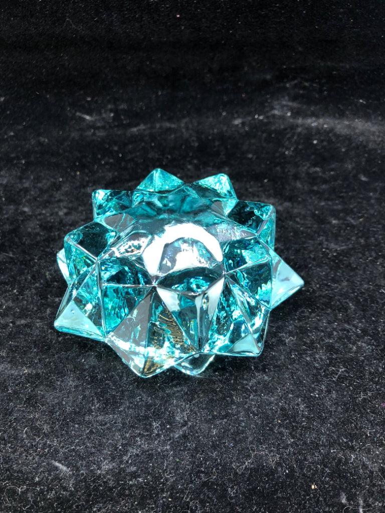 TEAL DIAMOND PATTERN TEALIGHT HOLDER.