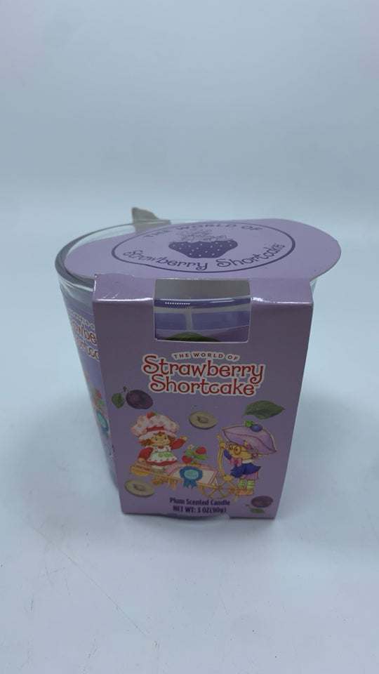 NWT STRAWBERRY SHORTCAKE "PLUM PUDDING" CANDLE.