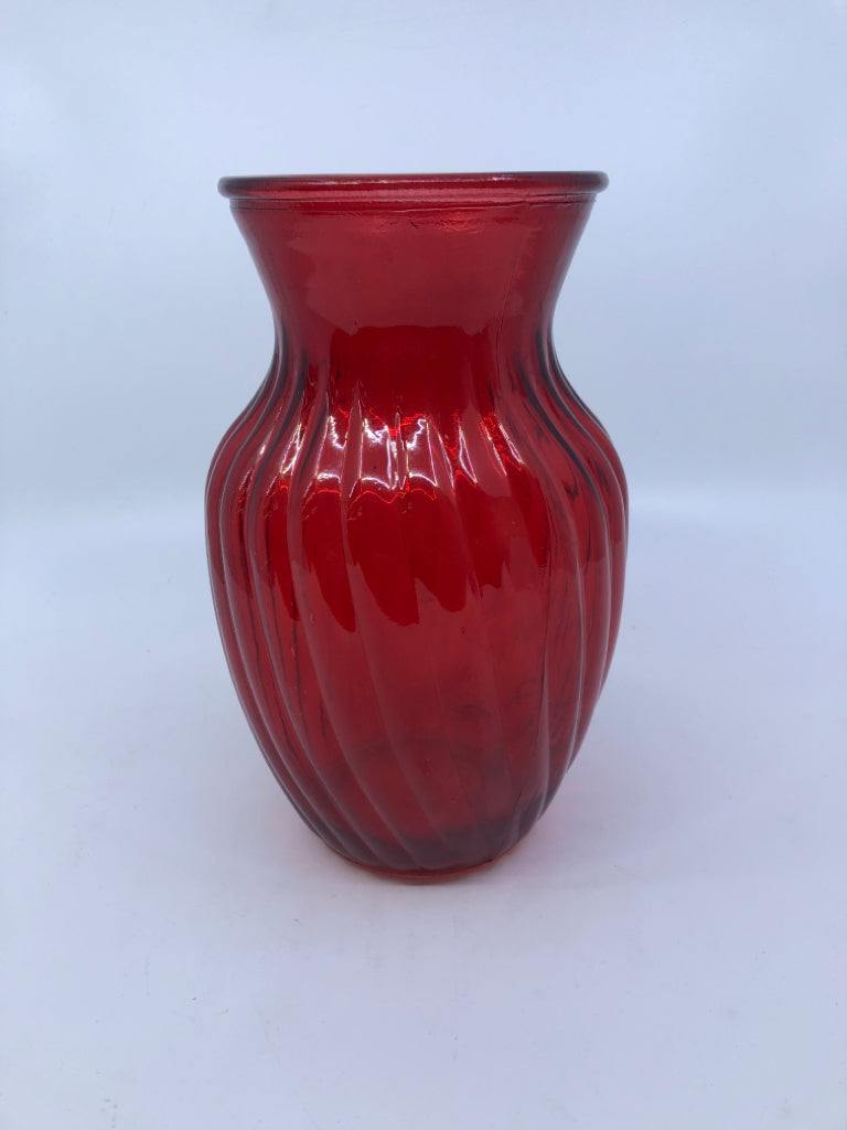 RED SWIRLED VASE.