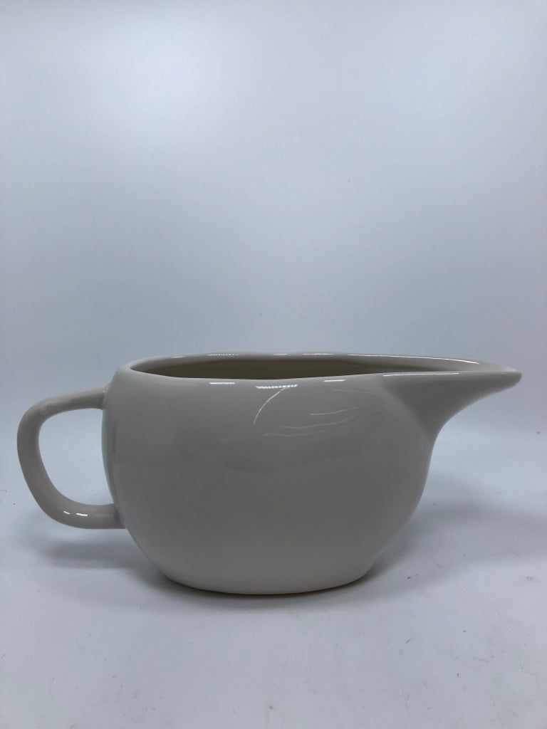 RAE DUNN GRAVY BOAT.