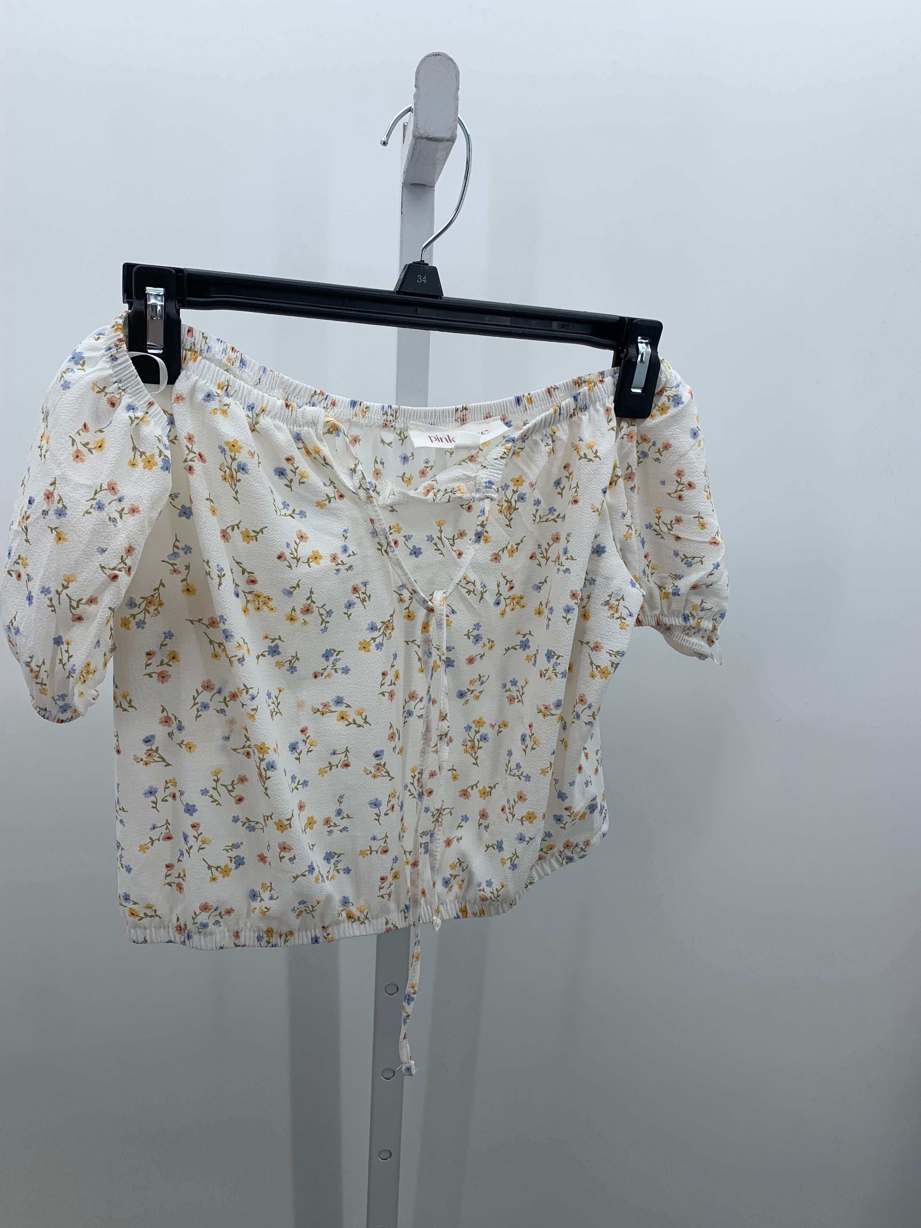 Pink Rose Size Small Juniors Short Sleeve Shirt