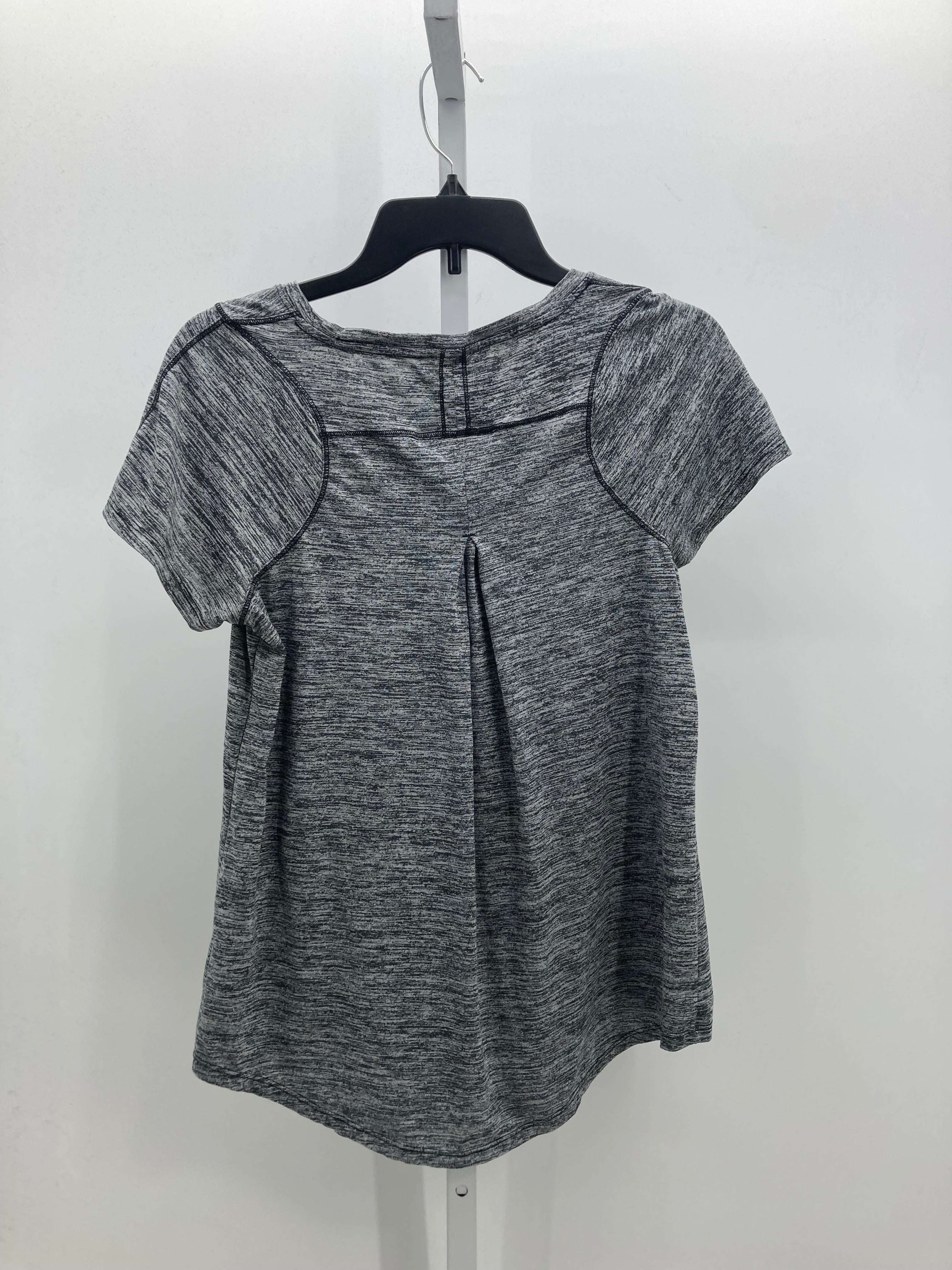 Avia Size Medium Misses Short Sleeve Shirt