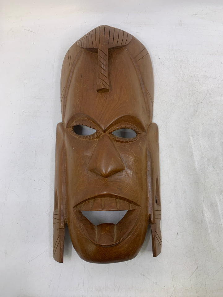 WOOD CARVED MASK FOLK ART.