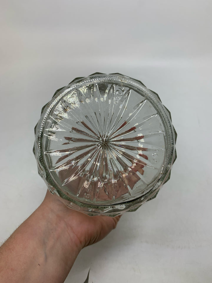 CLEAR GLASS DECANTER SMALL HANDLE.