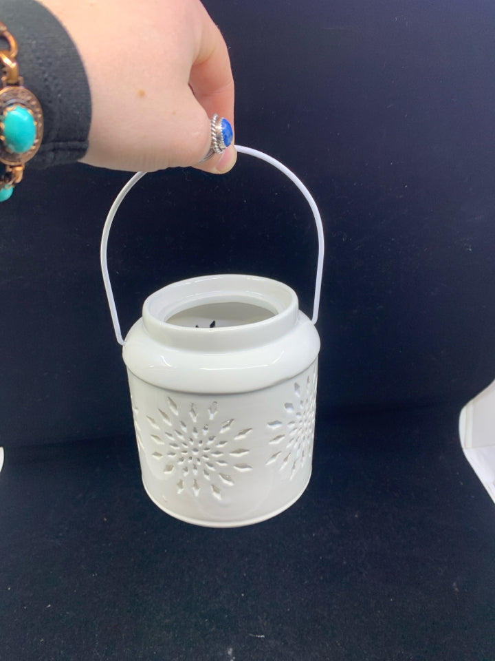 WHITE CUT OUT CANDLE HOLDER W/HANDLE.