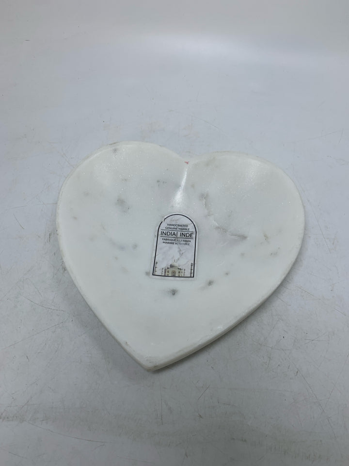 WHITE HEAVY STONE HEART SHAPE CATCH ALL.